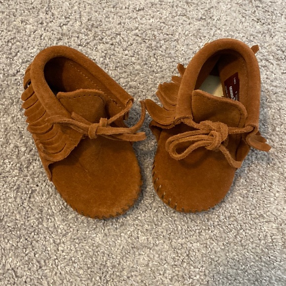 Minnetonka Infant’s Fringe Leather Bootie Moccasins, Brown, Size 3 - Picture 1 of 5